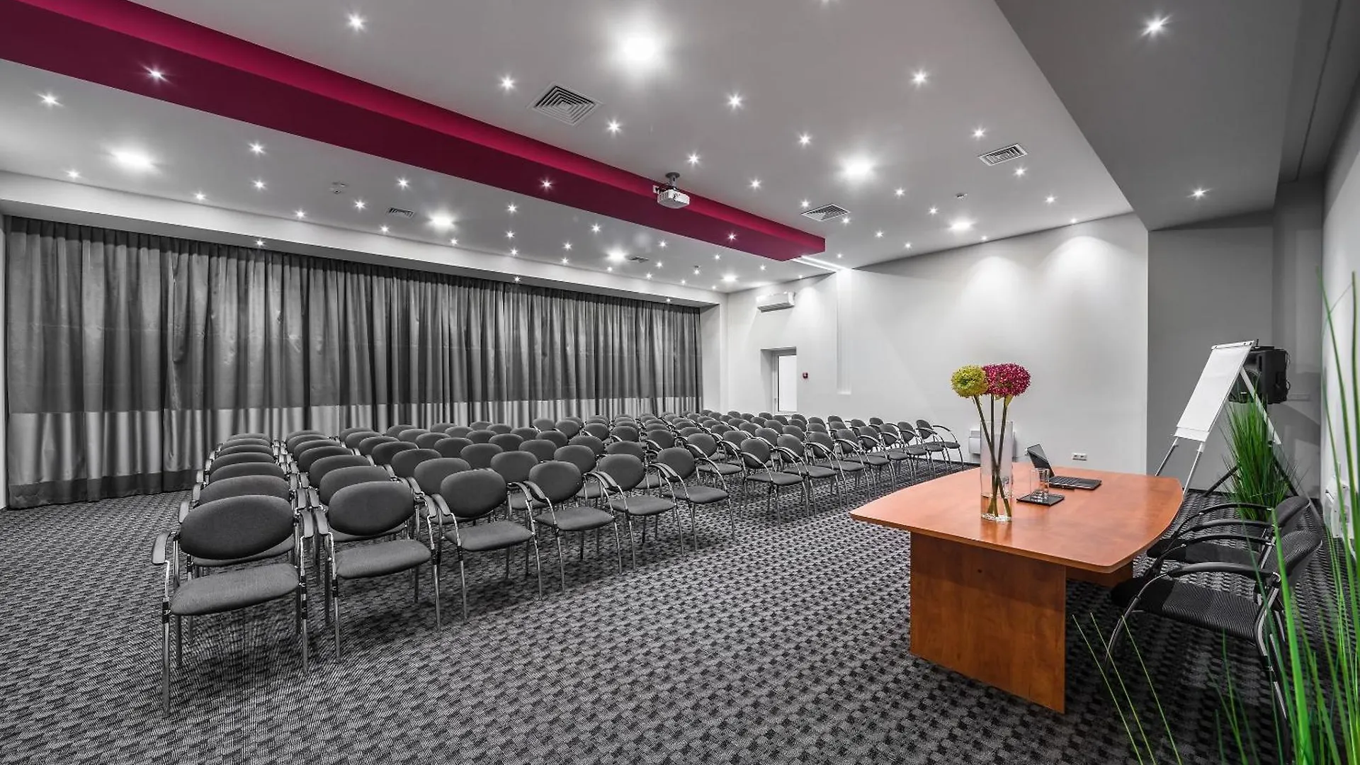 Amarant Urban Hotel & Conference Center By Chm Kiev